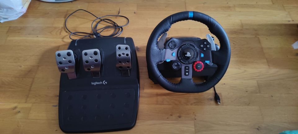 Logitech G29 Ratti ja polkimet