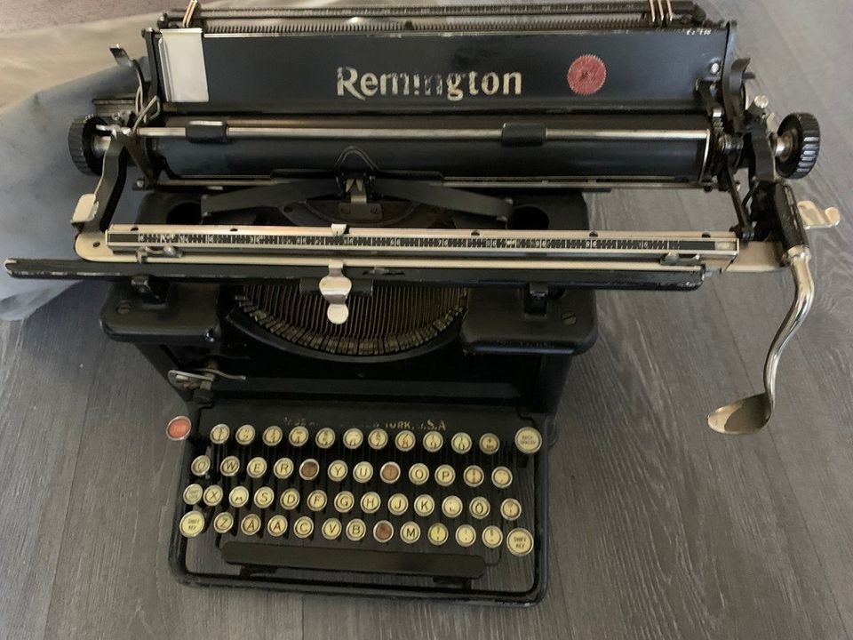Vanha Remington kirjoituskone