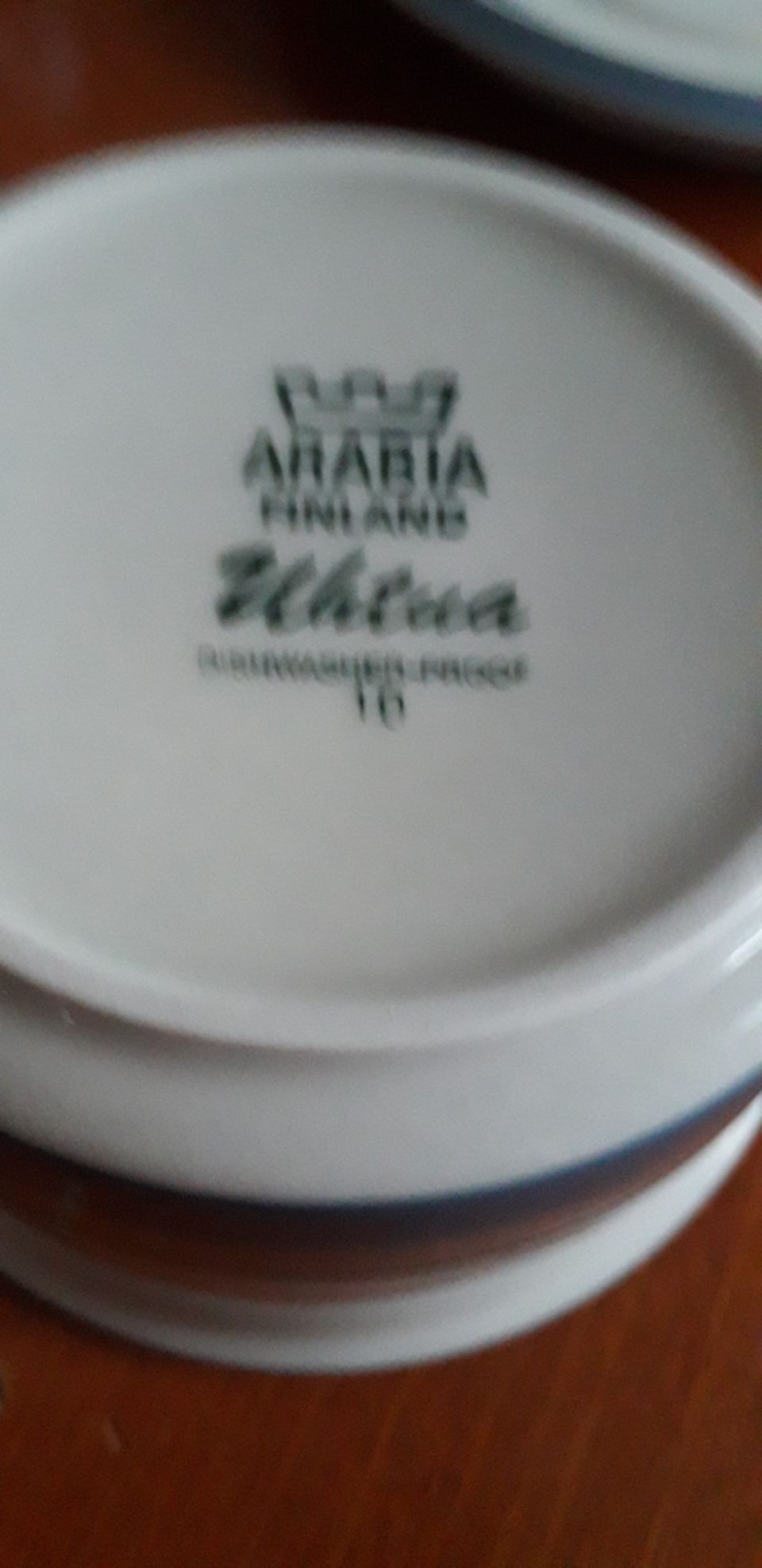 Teekupit, Arabia, Uhtua
