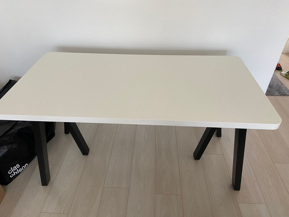 Ikea ruokapöytä
