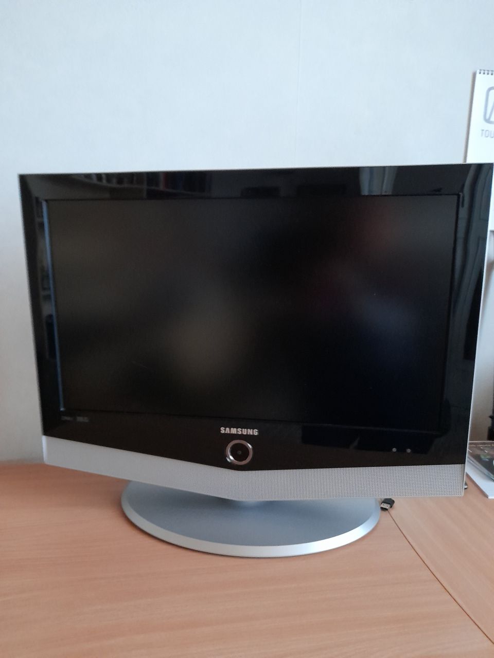 SAMSUNG LCD TV / LE23R51B