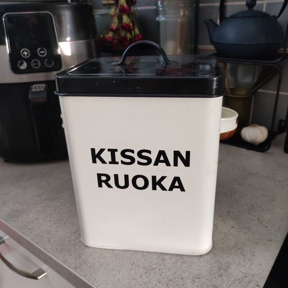 Kissan ruoan säilytyspurkki