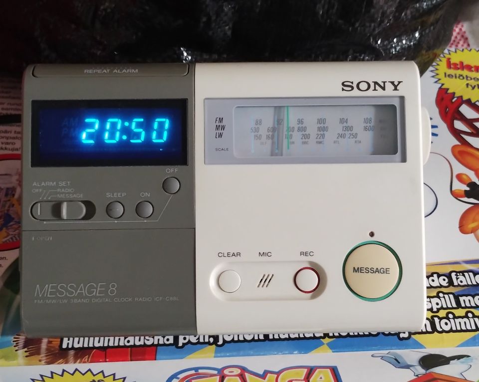 Retro Sony kelloradio