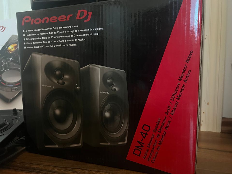 Pioneer DJ DM40 Aktiivikaiutinpari