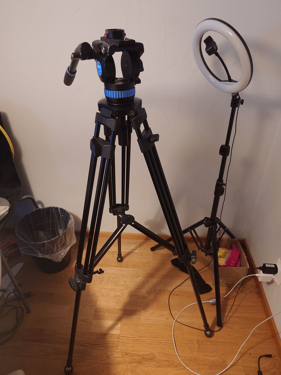 Tukeva ja monipuolinen video tripod