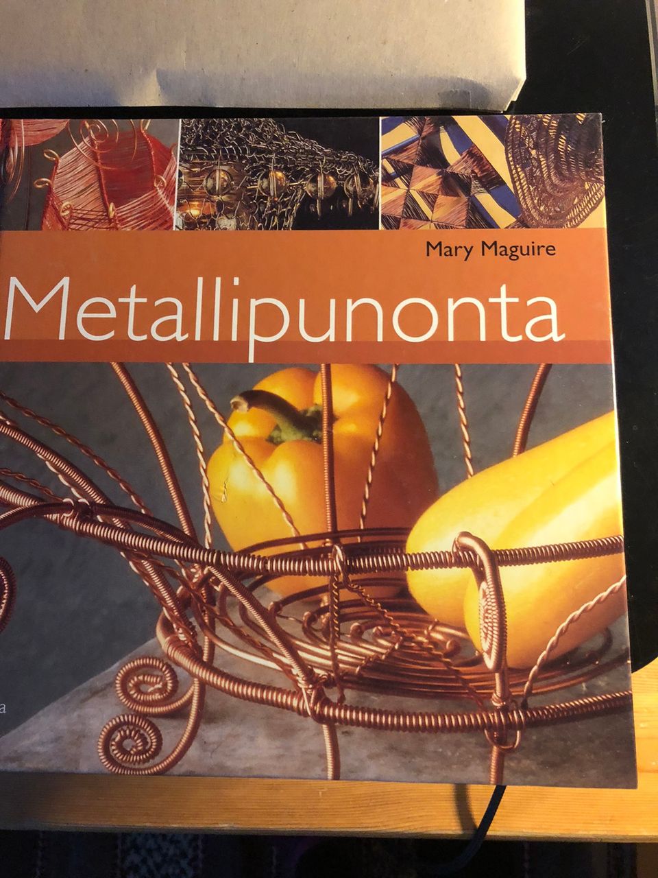 Metallipunonta