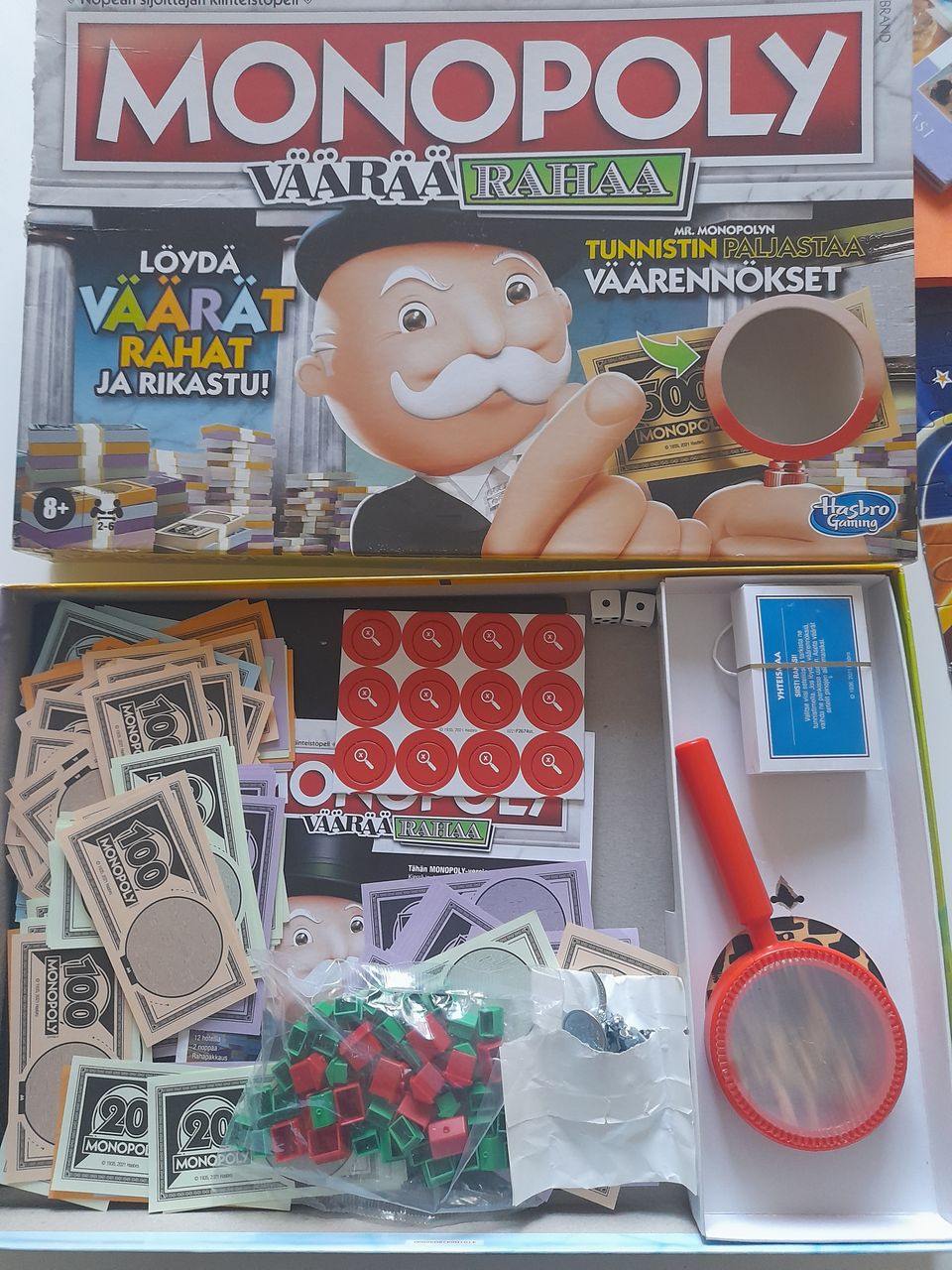 Monopoly väärää rahaa