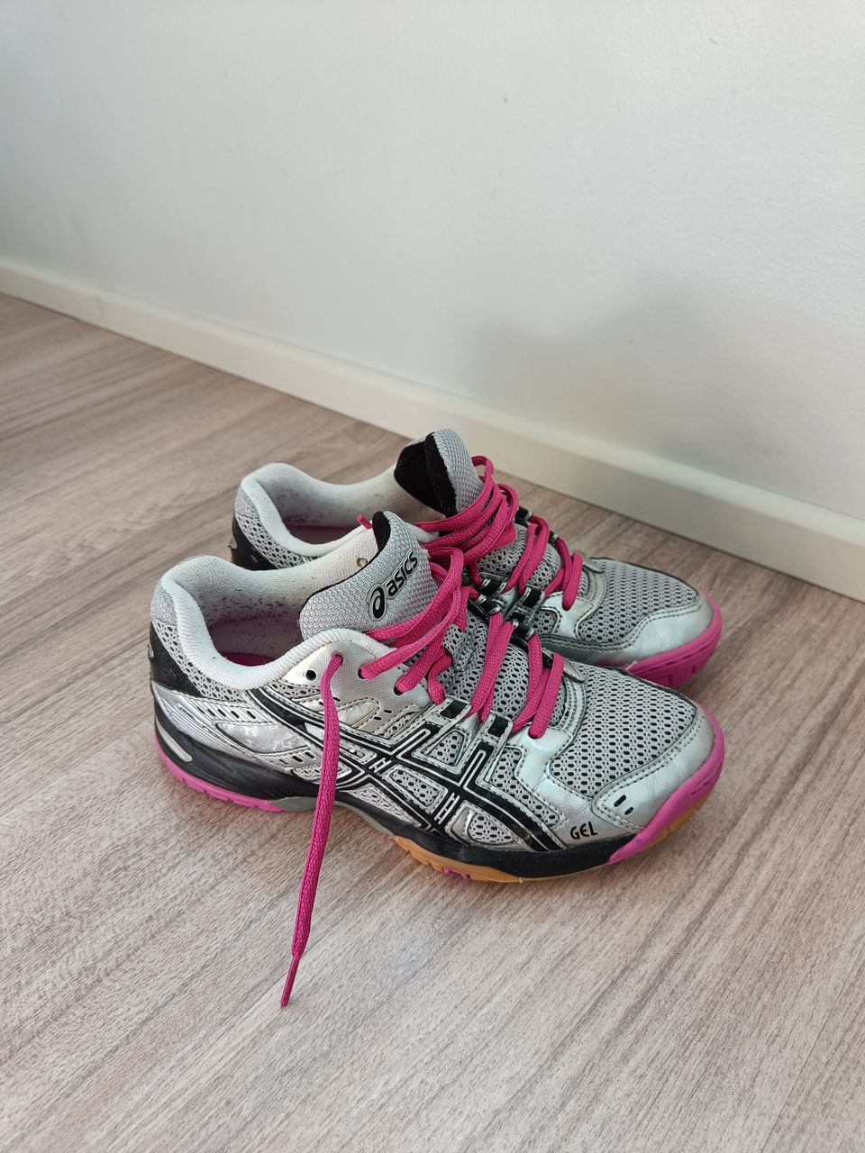 Asics sisäpelikengät, 37