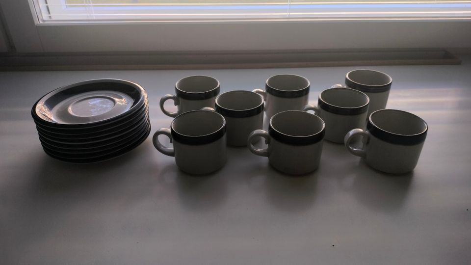 Arabia Karelia kahvikupit ja lautaset 8kpl