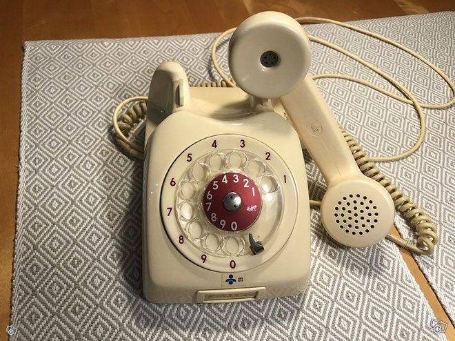 VARATTU LM Ericsson vanha lankapuhelin, 70-luvun puhelin.