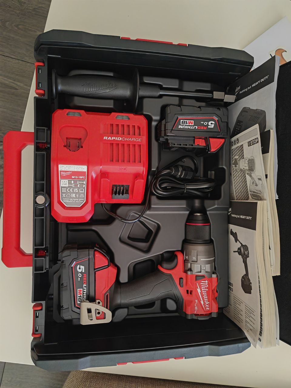 Milwaukee M18 FPD3 +2* 5ah akkua sekä laturi