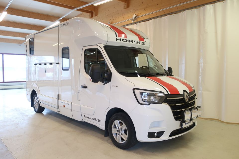 Hevosauto Umelight-4S Stuteri Renault Master / B-kortti / SIS ALV