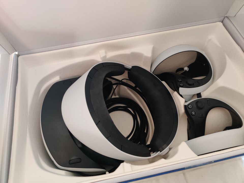 PS5 VR lasit alle vuoden vanhat ja takuu voimassa
