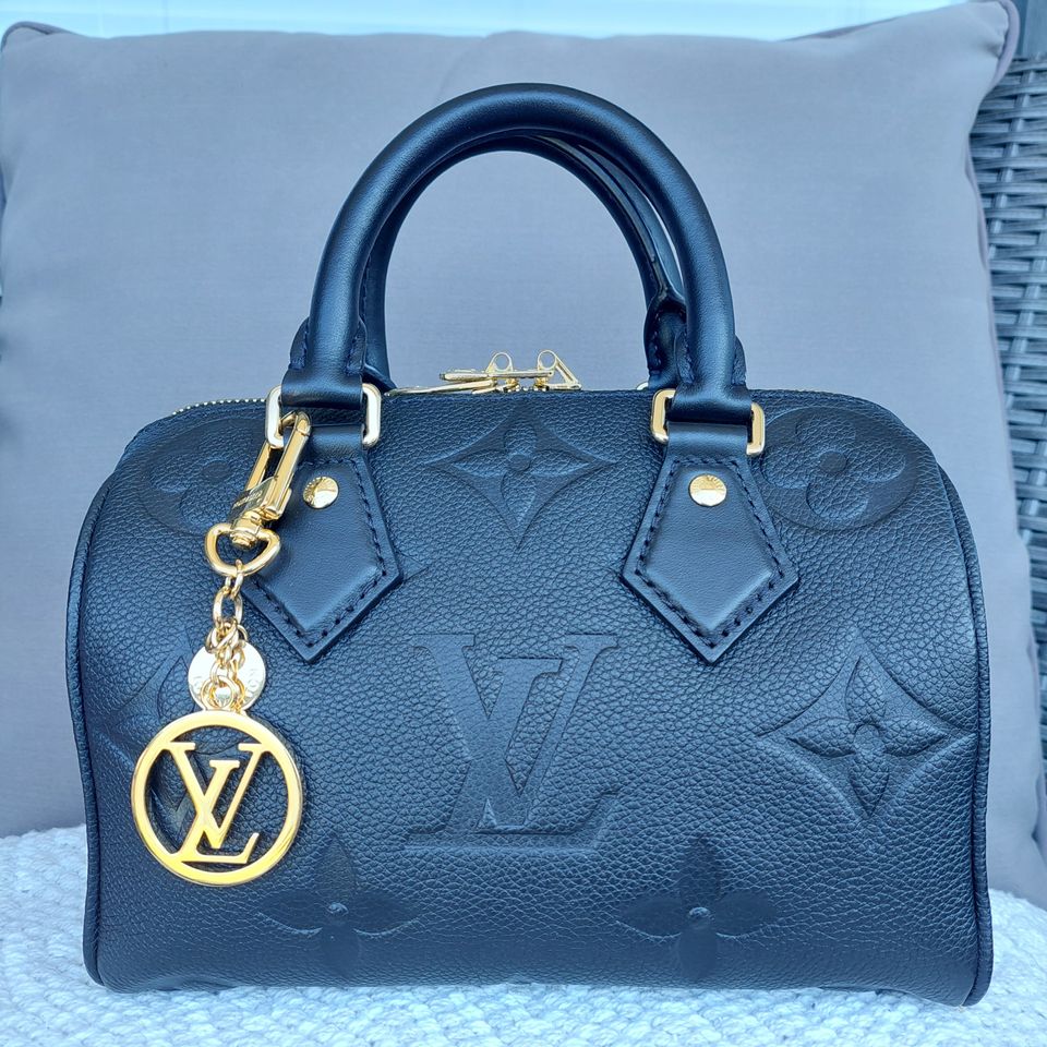 Louis Vuitton Speedy 20