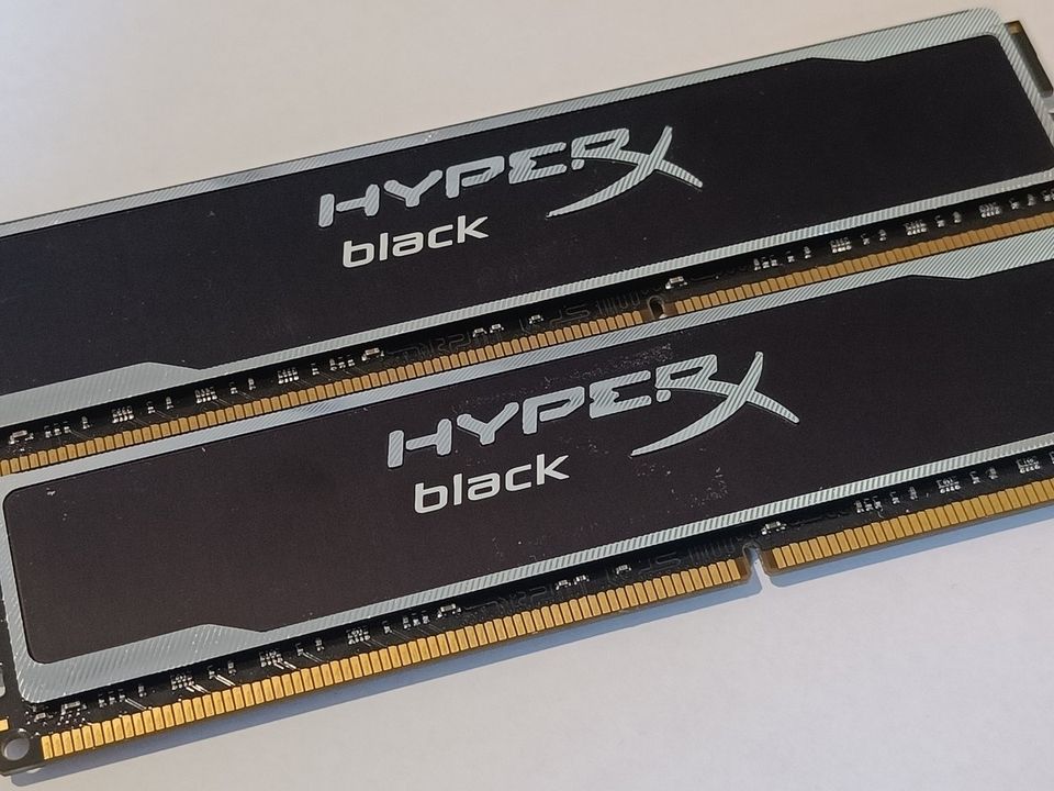 16GB (2x8GB) 1600MHZ DDR3 Kingston hyperX black muistit