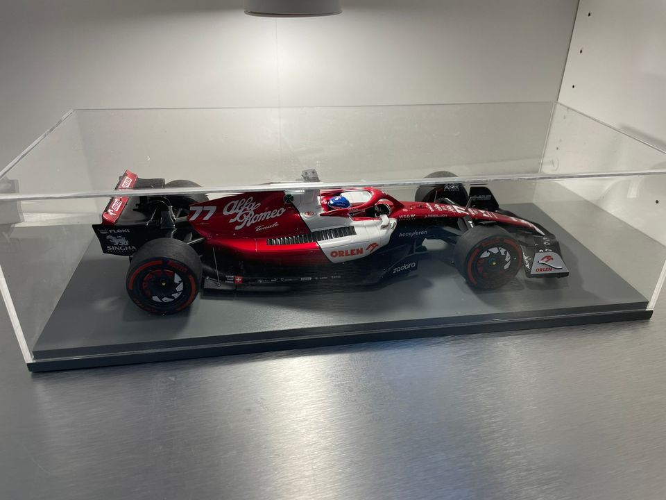 Alfa Romeo Valtteri Bottas 1/18