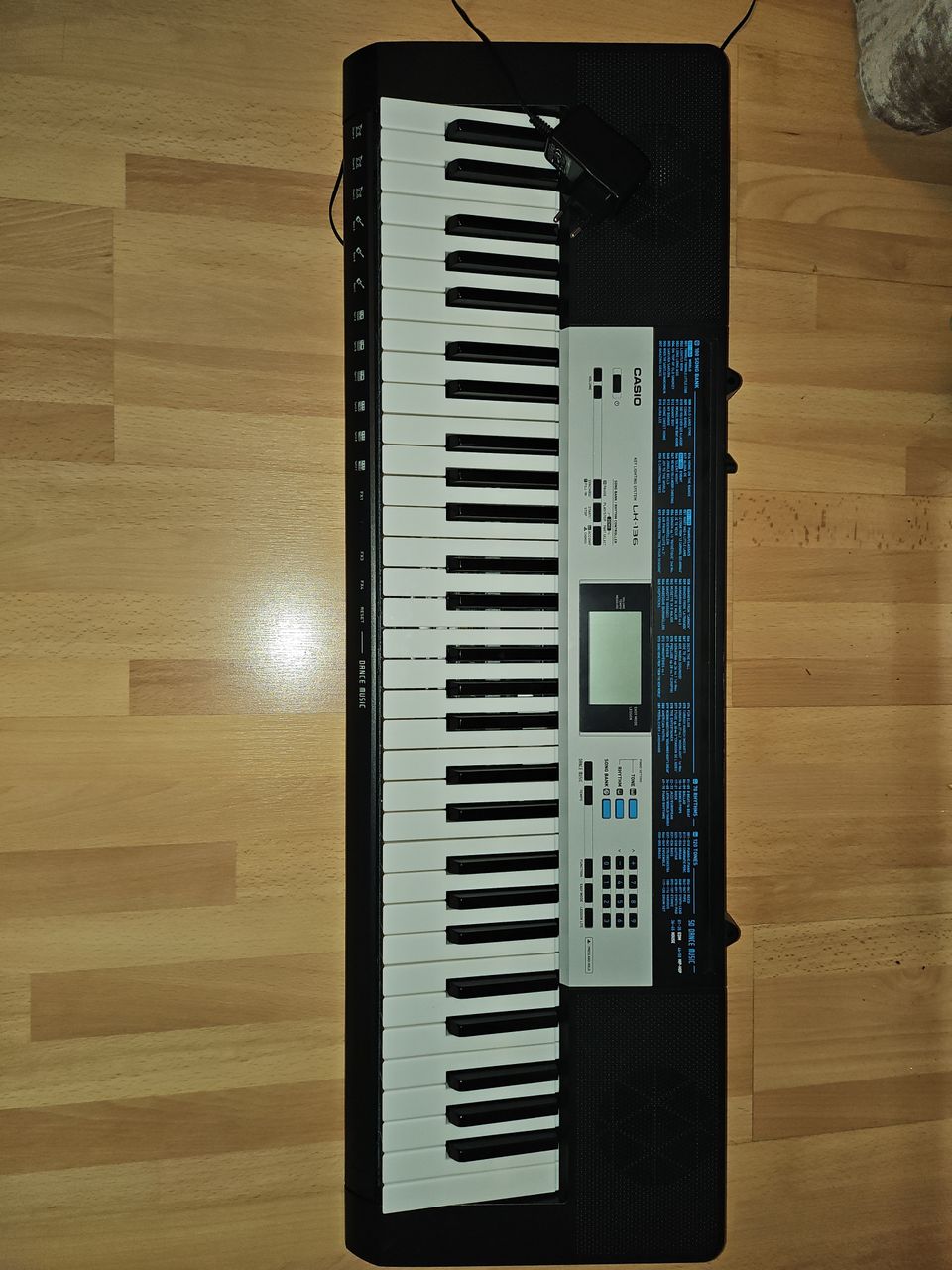 Casio LK 136 kosketinsoitin