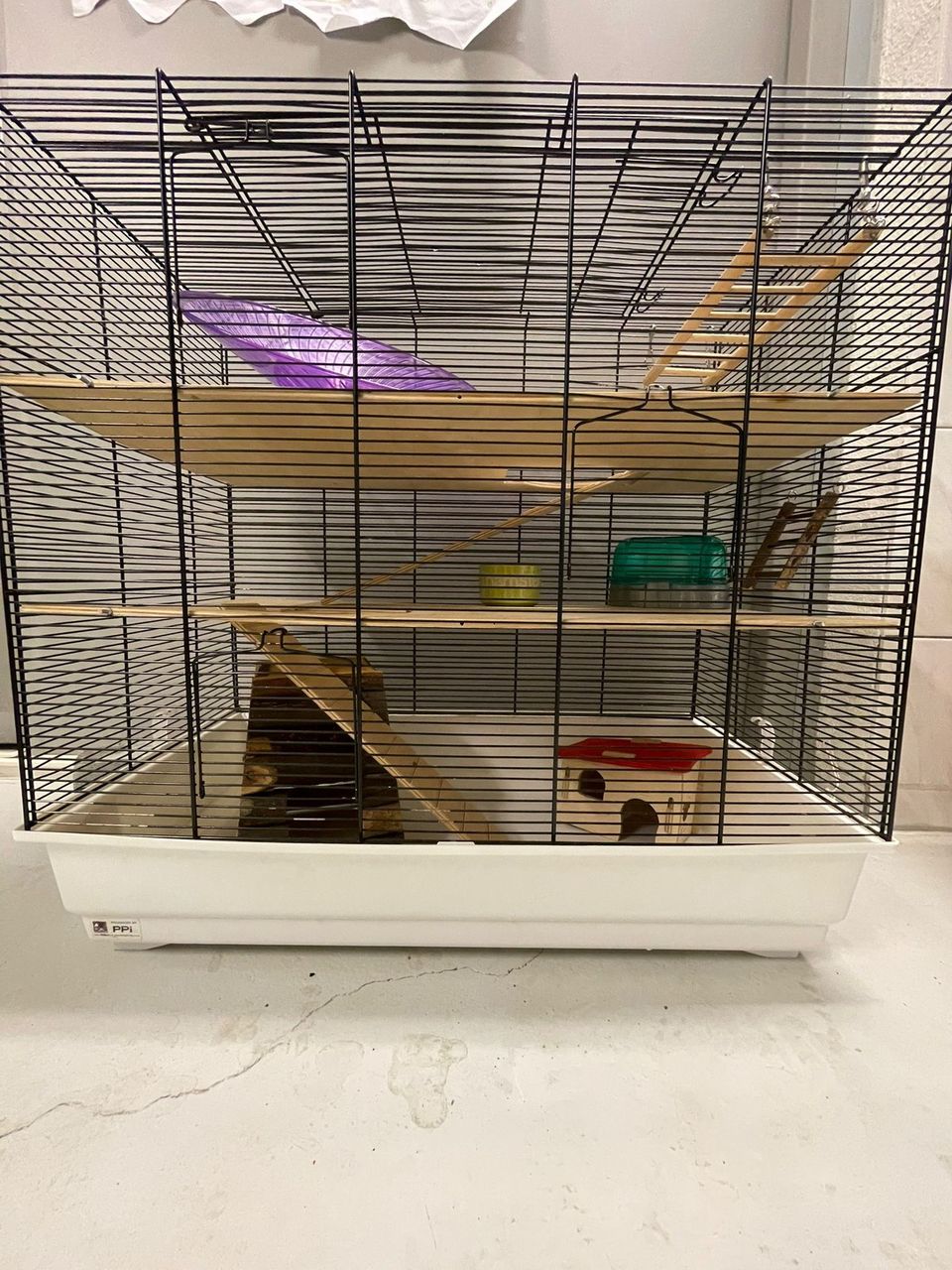 Hamsterin 3 kerroksinen häkki
