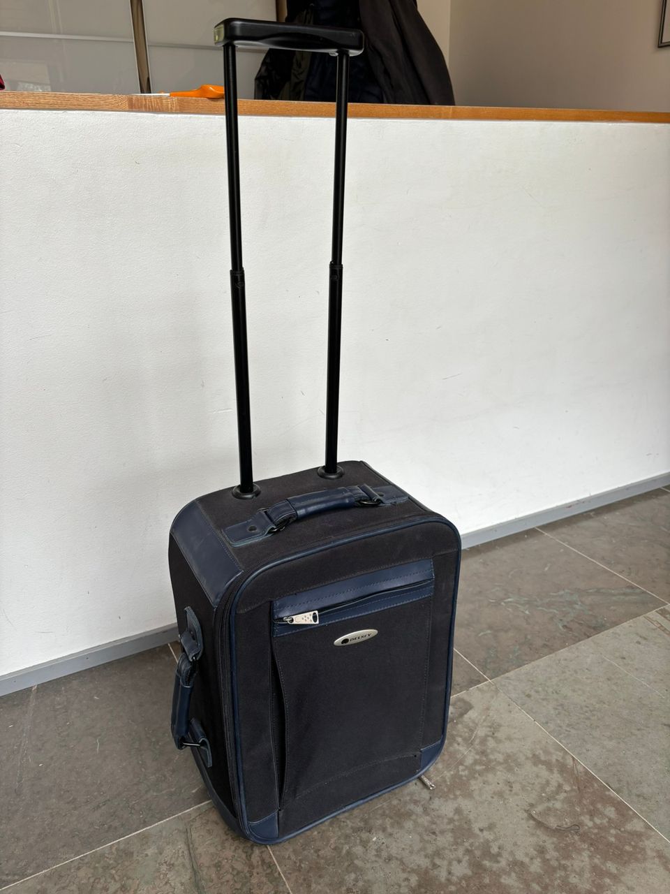 Delsey, pieni carry on matkalaukku