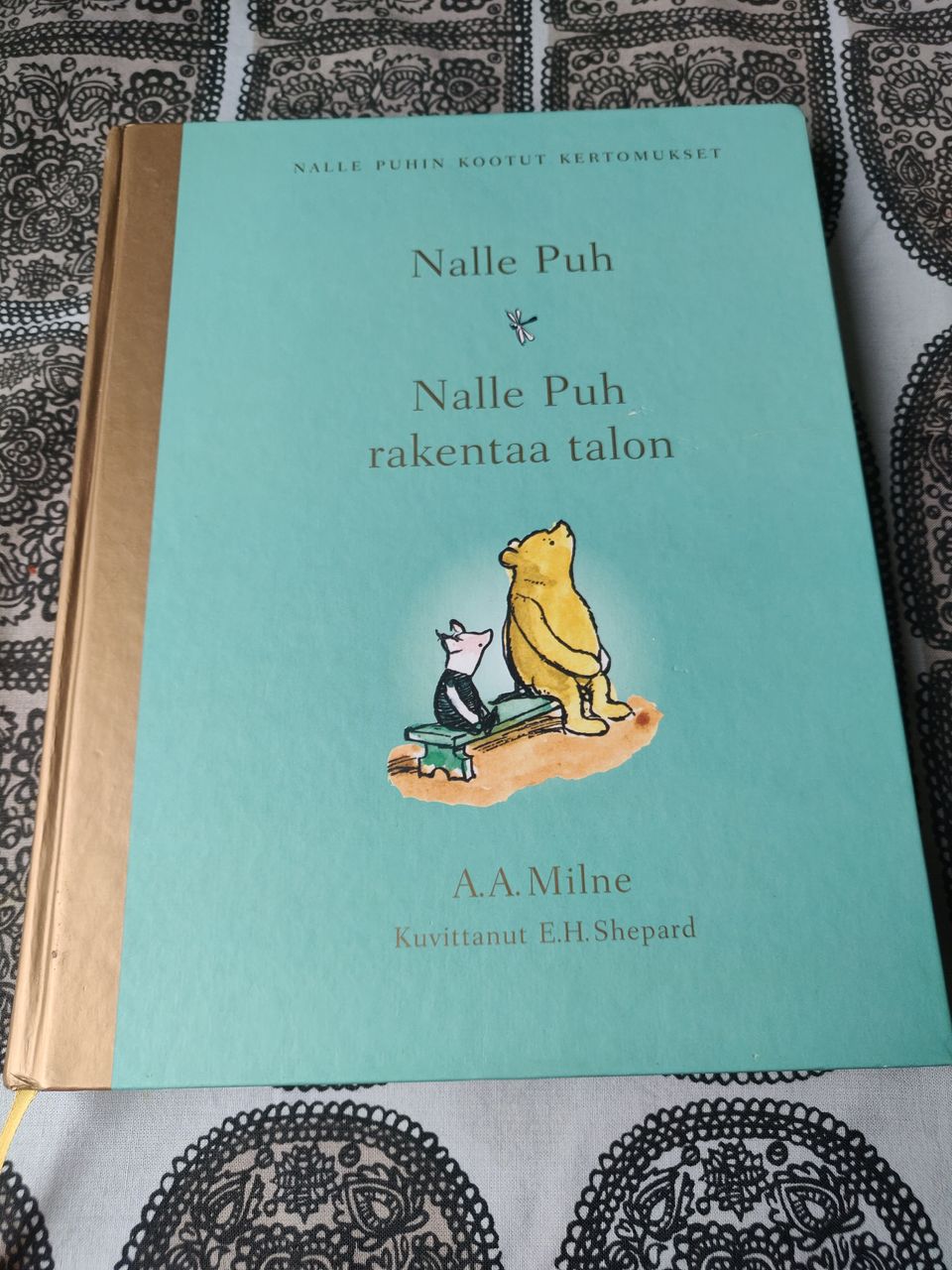 Nalle Puh & Nalle Puh rakentaa talon WSOY