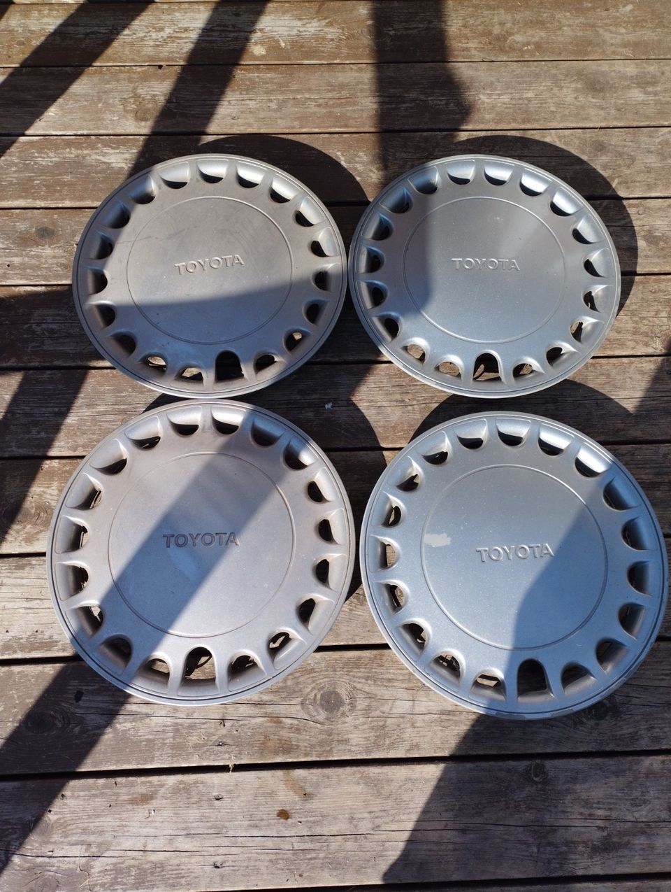 4 Toyota hubcaps