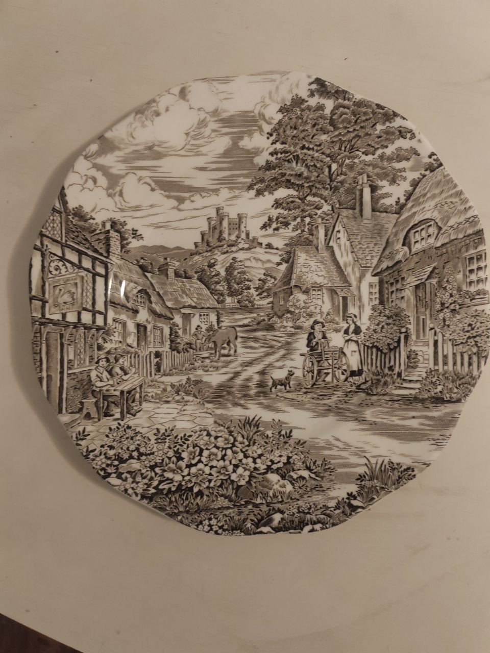 Enoch Wedgewood Tunstall Ltd. "Old English Village" - ruokalautaset