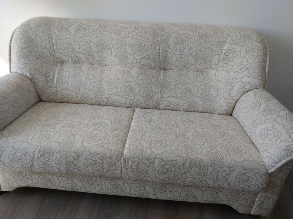 Uusi sohva+nojatuoli