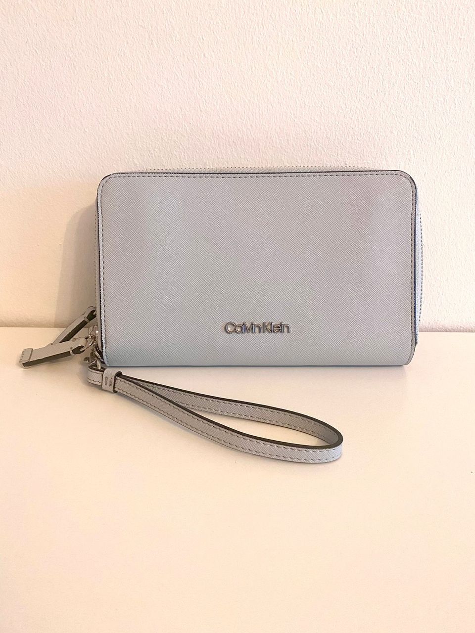 Calvin Klein -laukku/lompakko