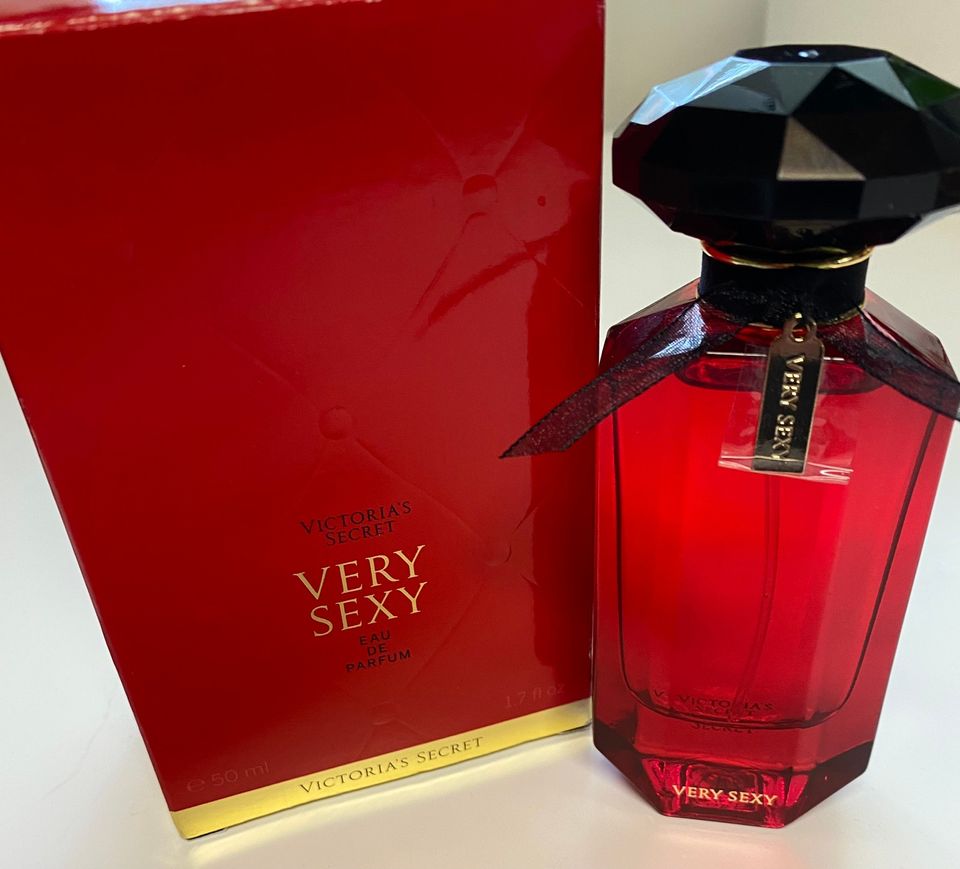 Victoria’s Secret Uusi hajuvesi parfyymi 50ml.