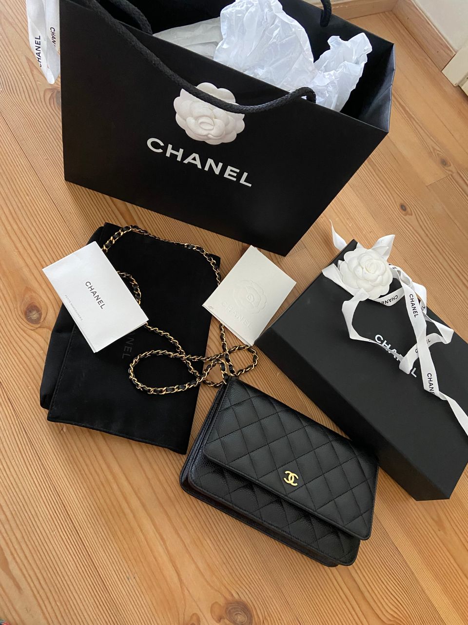 Chanel wallet on chain