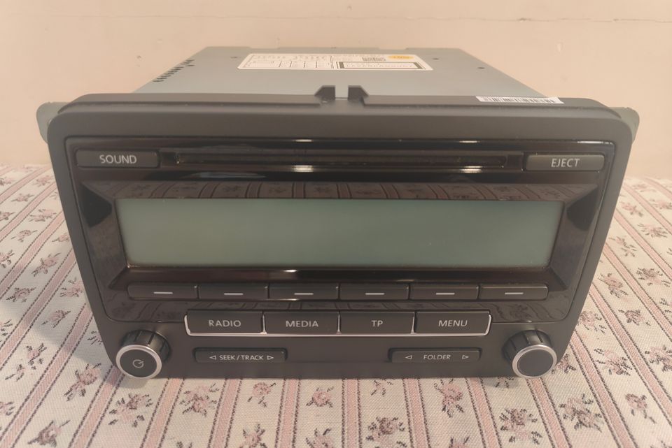 VW Sharan alkuperäinen cd-soitin/radio