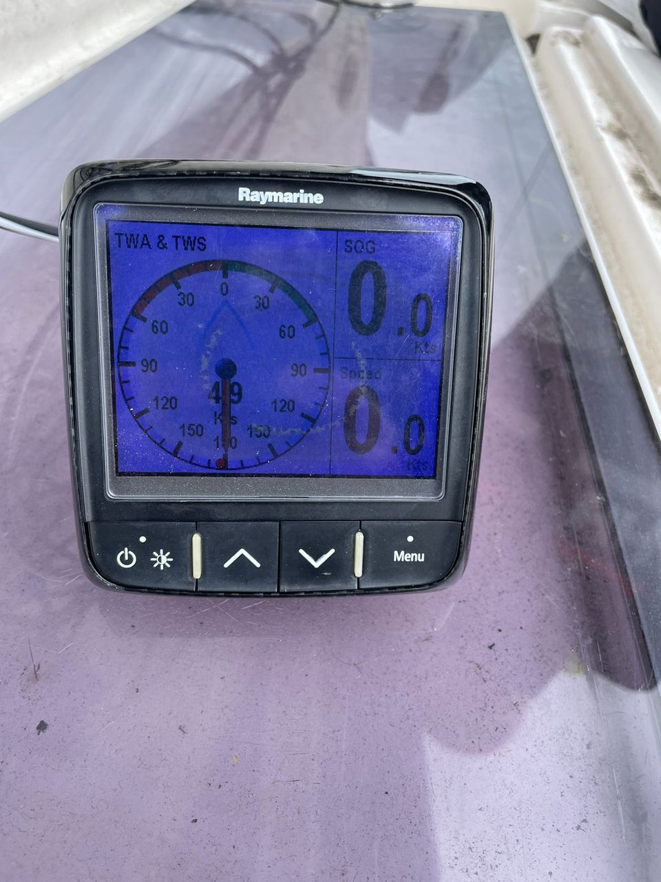 Raymarine i70 näyttö