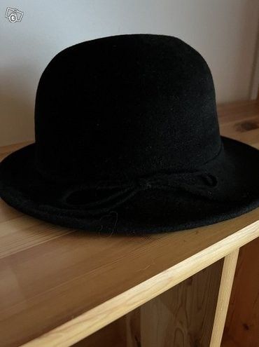 Hattu musta