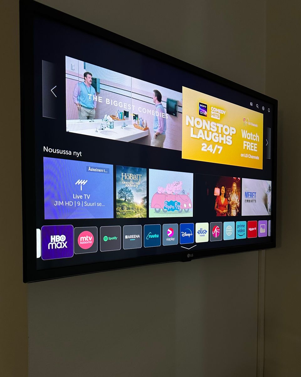 LG Smart TV 32"