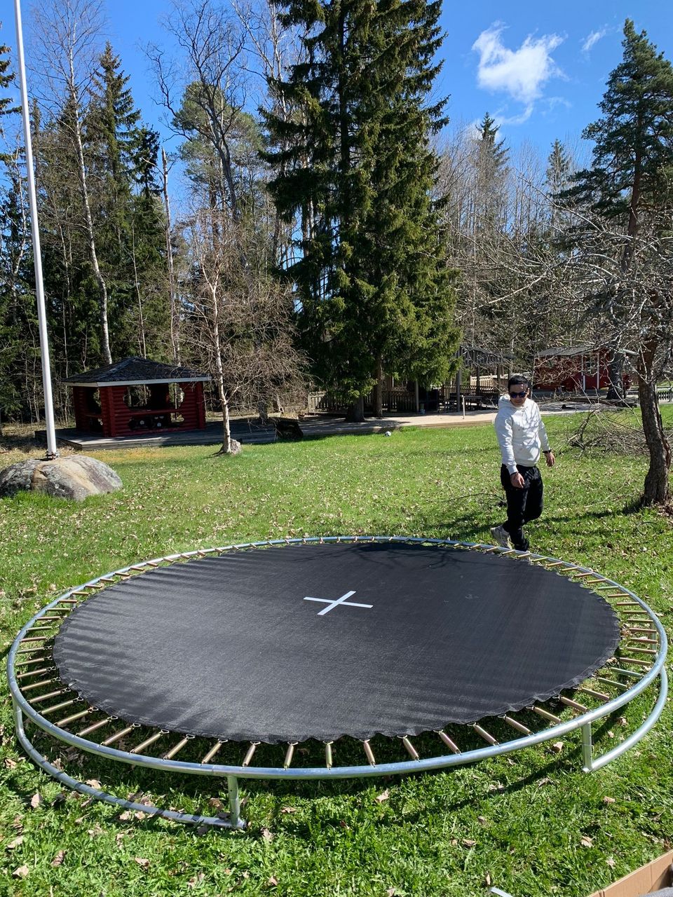 Maa trampoliini