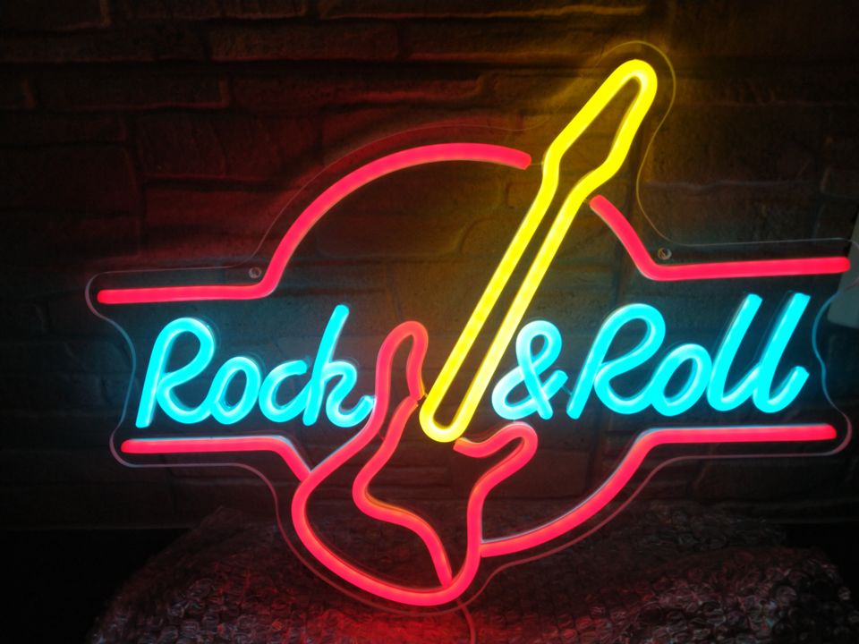 Makee neon rock&roll usb seinävalo.