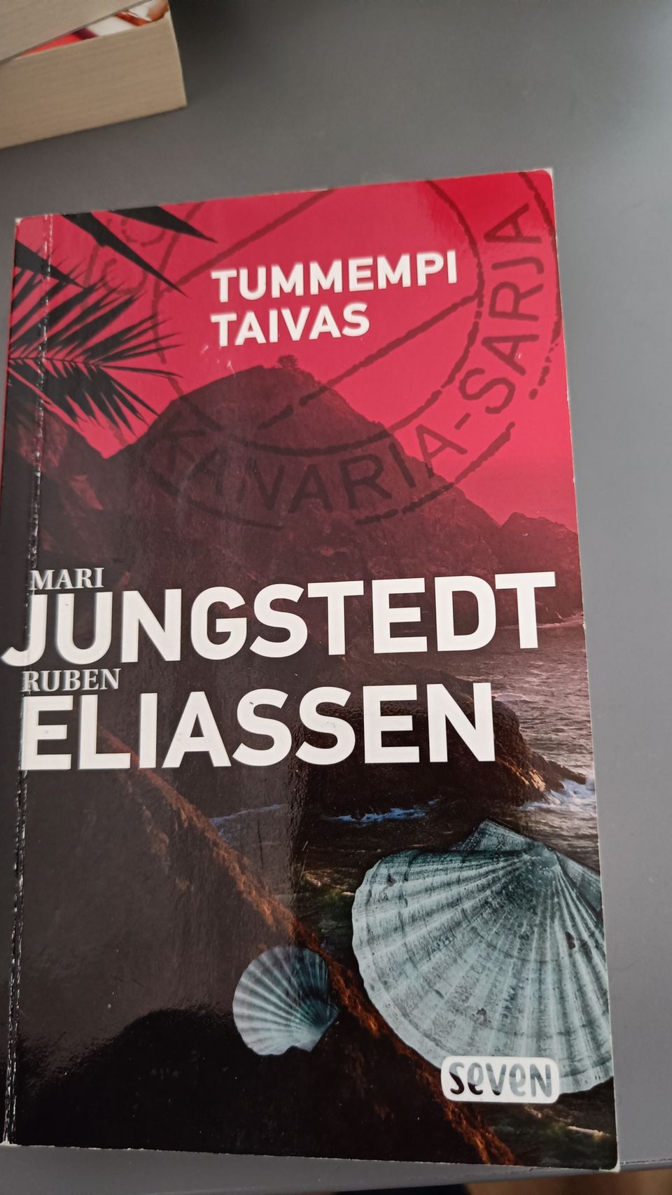 Tummempi taivas - Jungstedt, Eliassen