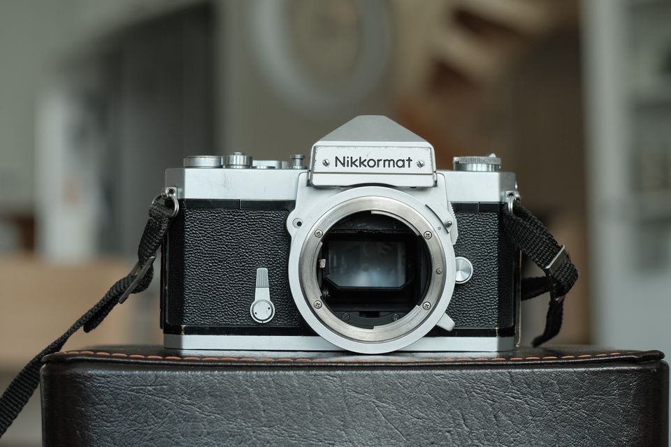 Toimiva Nikkormat FTN vintage filmikamera