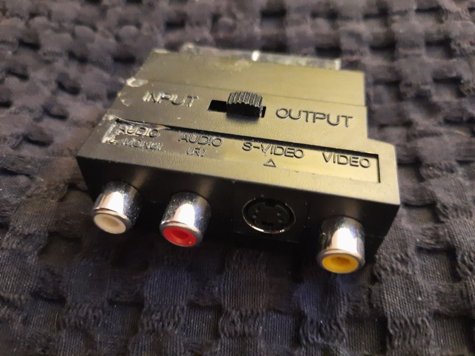 S-video, RCA - Scart adapteri