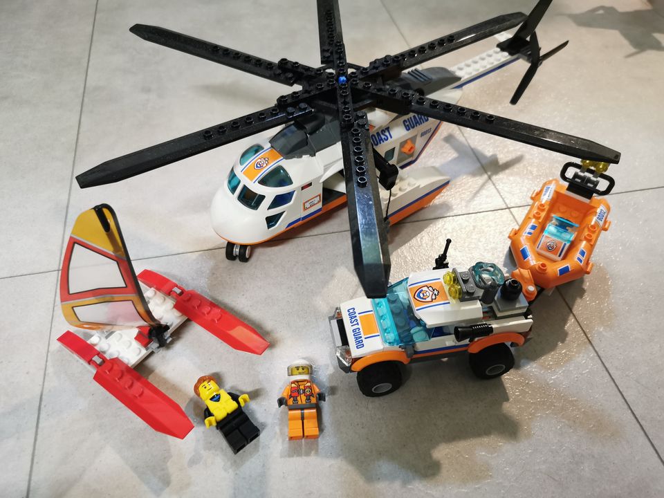 Lego Rannikkovartioston helikopteri 60013 ja Nelivetoauto ja vene 60012