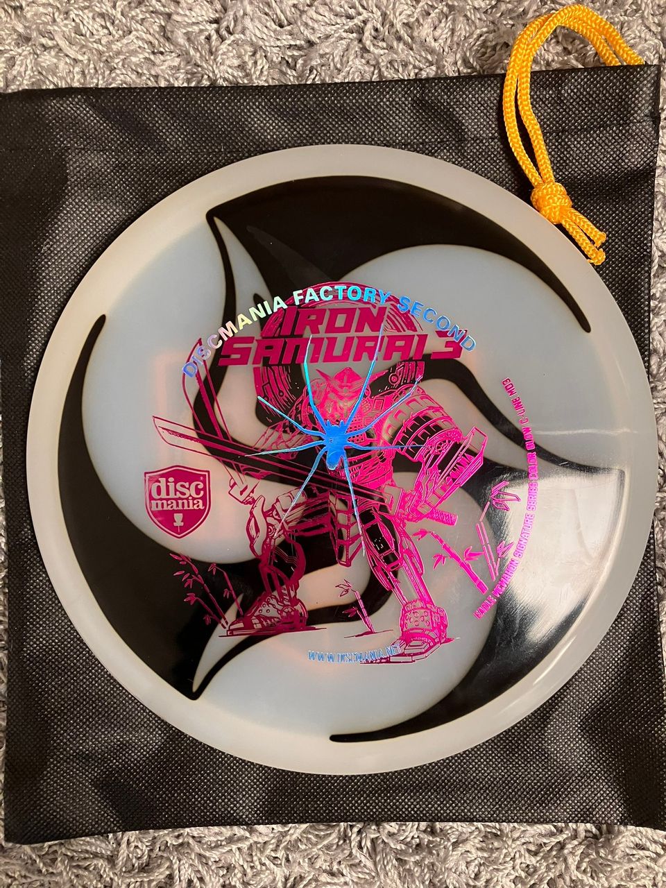 Color Glow Iron Samurai 3 Huk Lab frisbeegolf kiekko