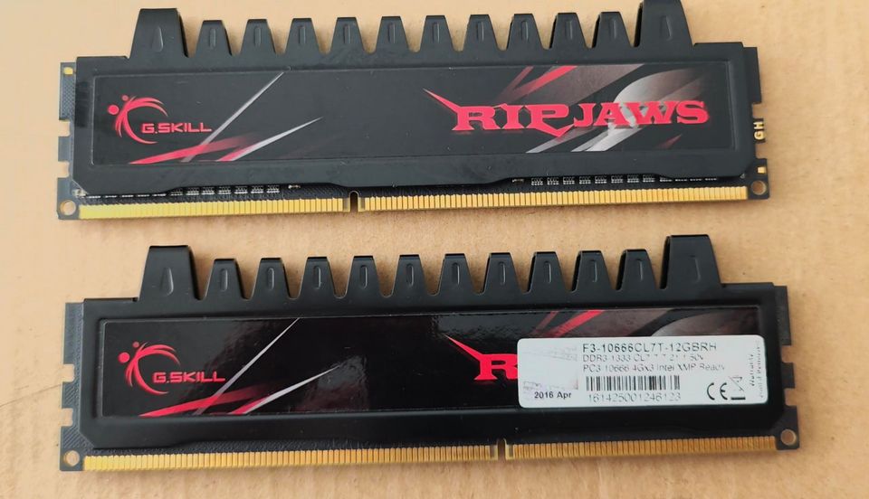 RAM muisti: 2x G.SKILL RIPJAWS 3x4GT (12GT) DDR3