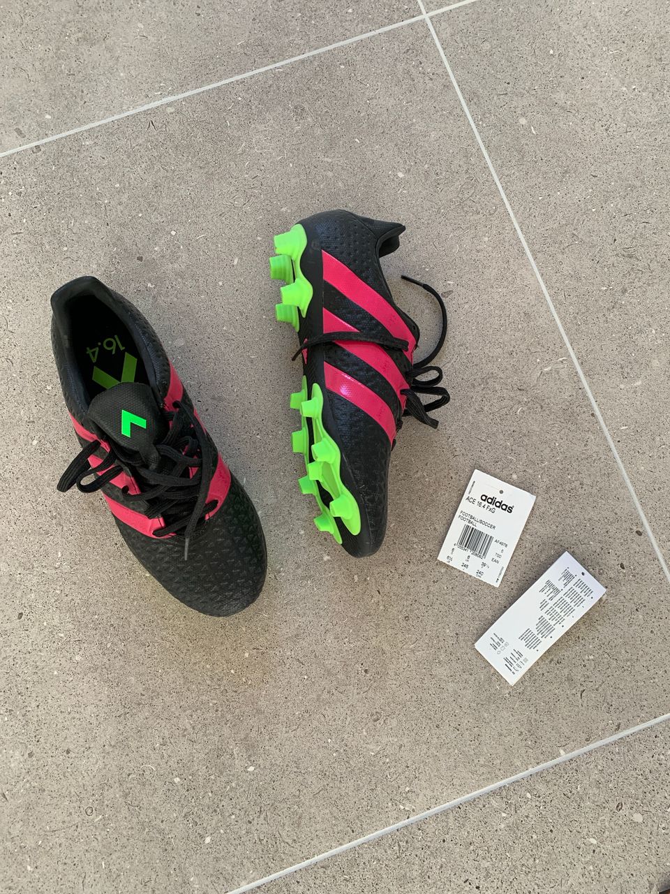 Koko 39: Adidas ACE 16.4 FxG