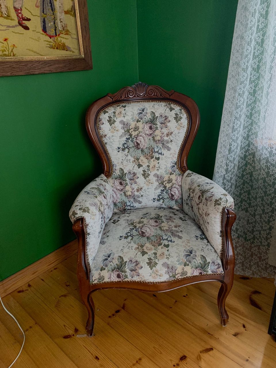 Antiikkinen nojatuoli