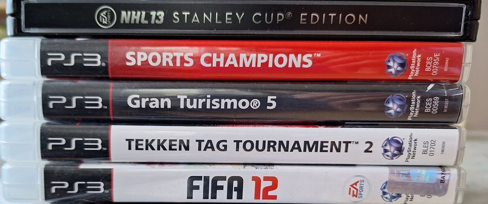 PS3 pelit, kuten NHL13 Stanley Cup edition