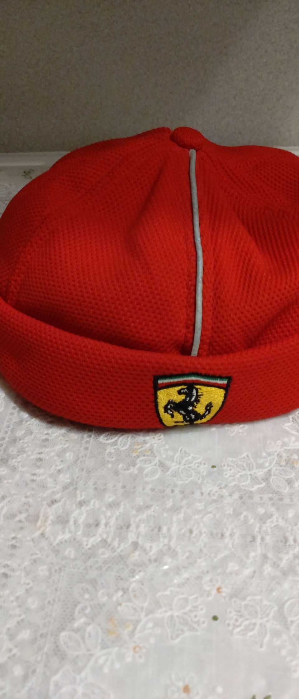 Ferrari dockers hattu