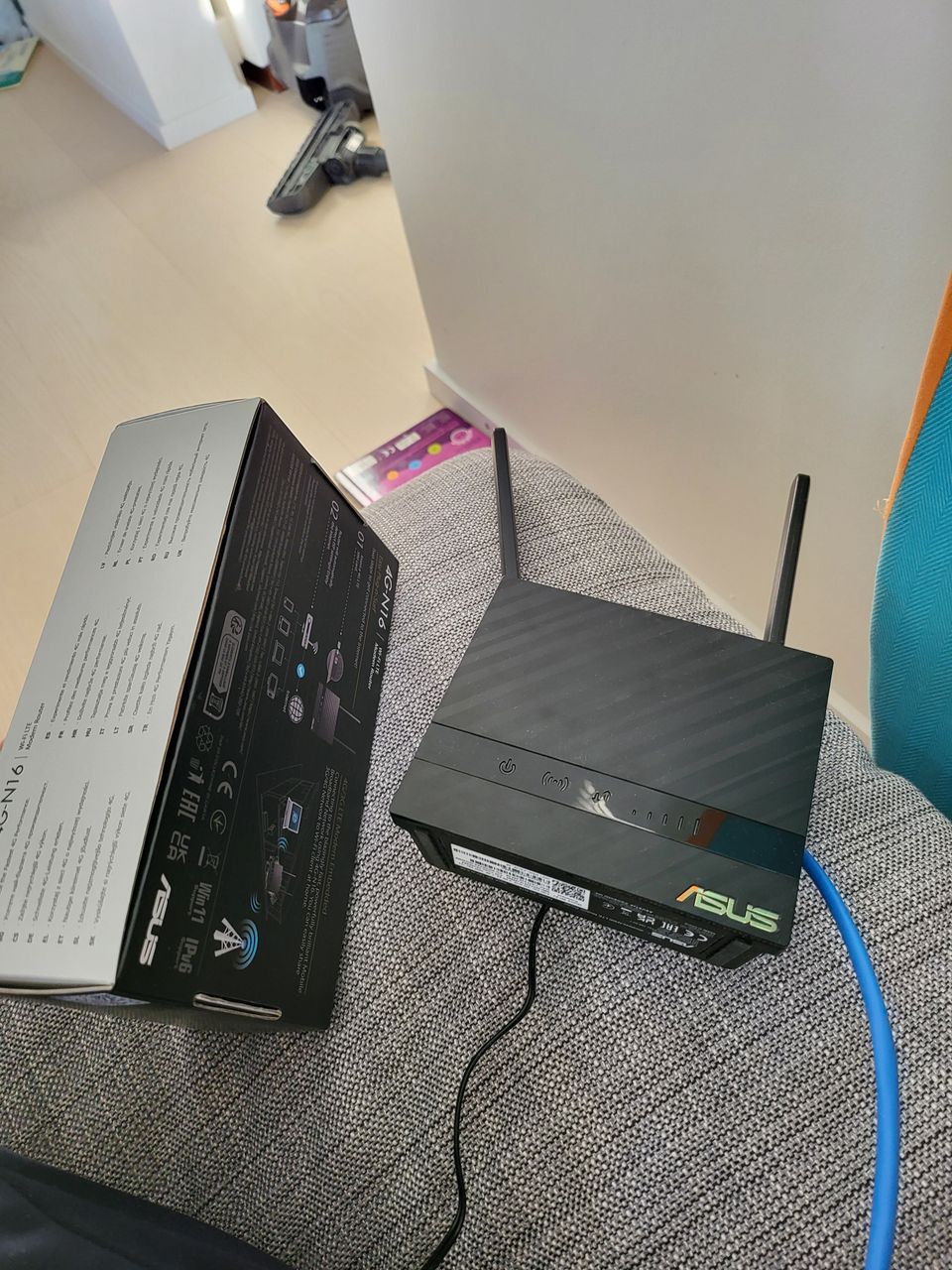 ASUS 4G-N16 -LTE-modeemi ja Wi-Fi-tukiasema