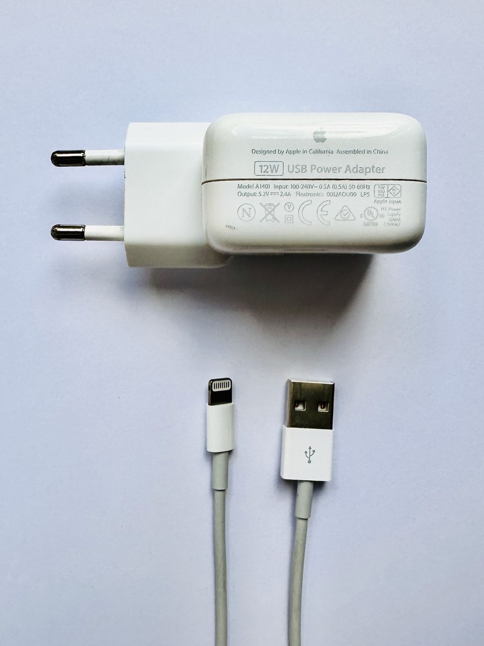 Apple 12W USB-virtalähde + Lightning-USB-kaapeli (1m)