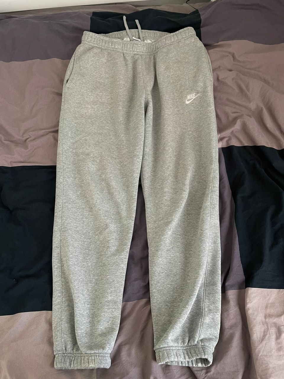 Nike collegecousut XL tall