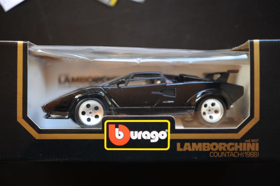 Lamborghini Countach 1/18